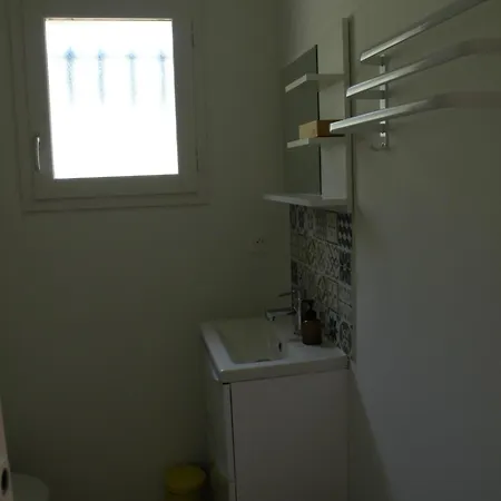 Mazet Avec Piscine A 6 Kms D'uzes